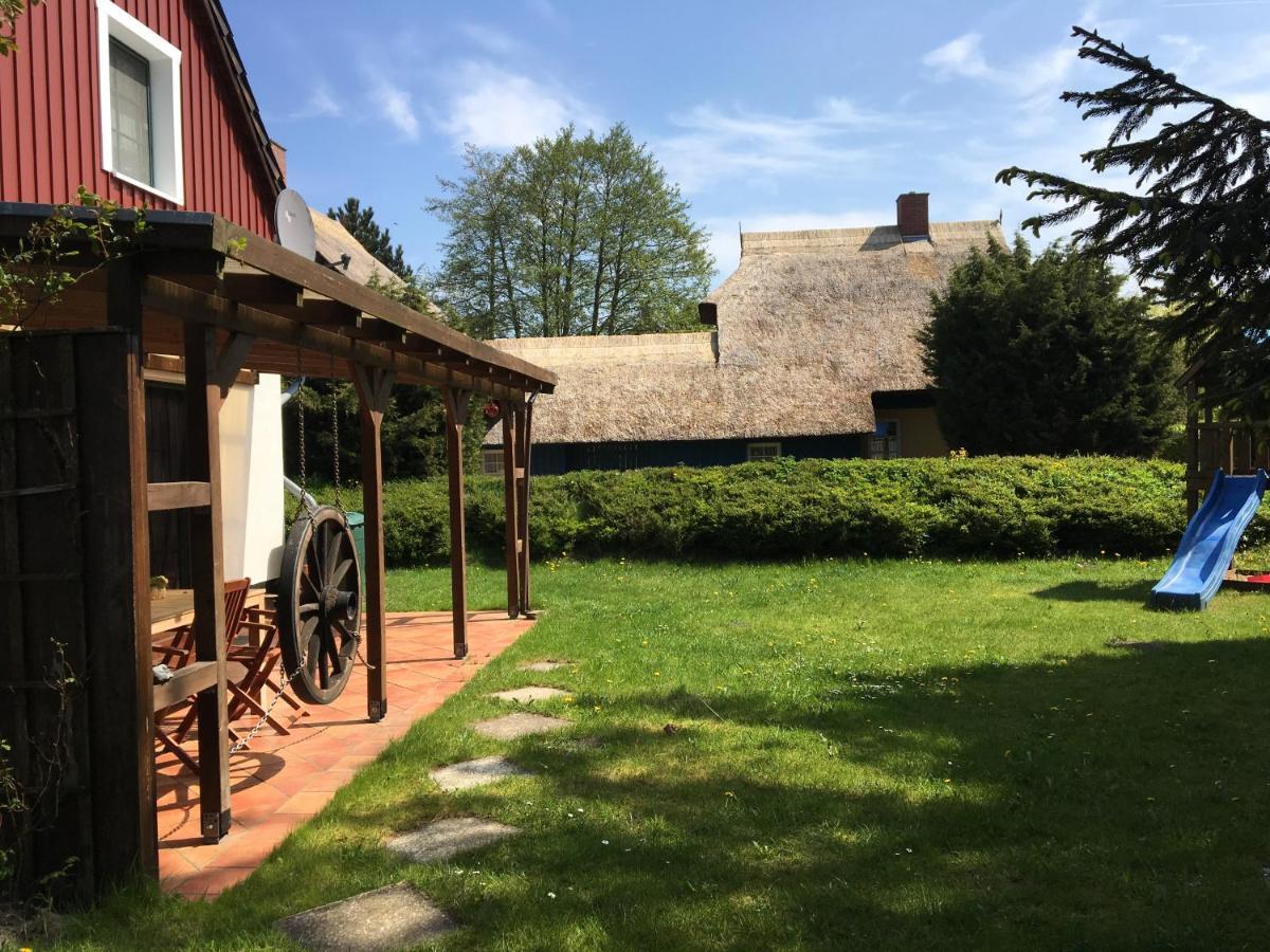 Trollhus - Grosses Familienfreundliches Ferienhaus Born Exteriör bild