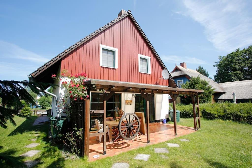 Trollhus - Grosses Familienfreundliches Ferienhaus Born Exteriör bild