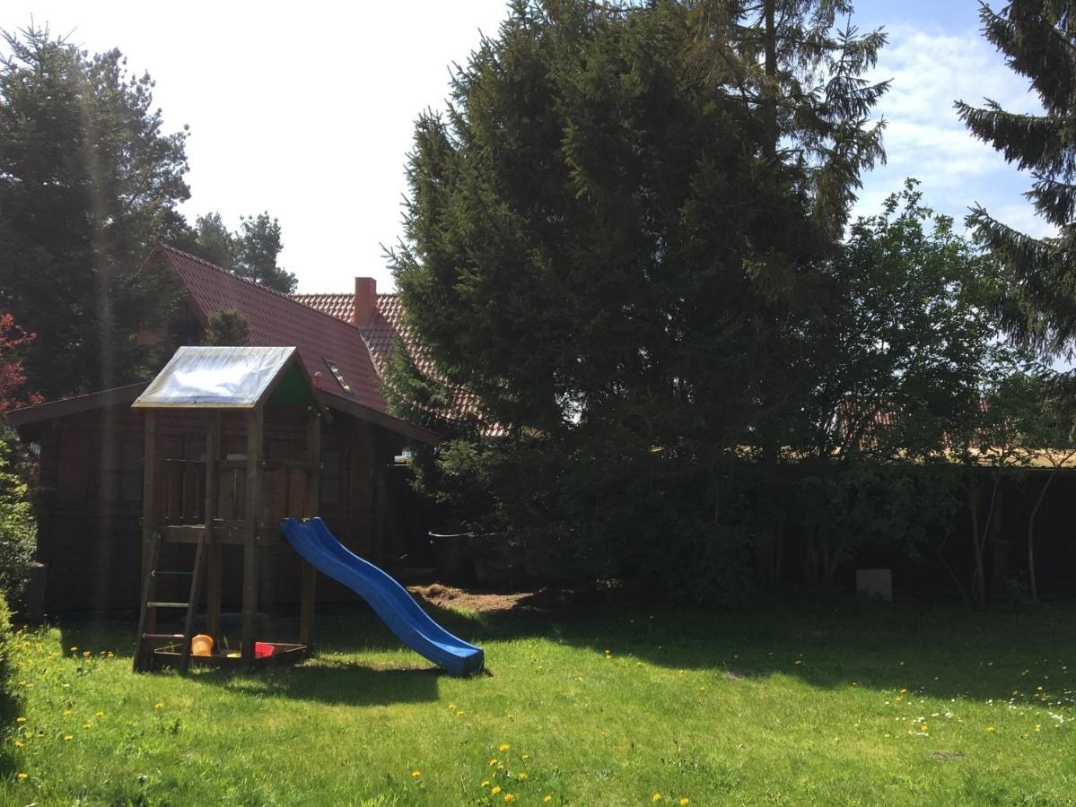Trollhus - Grosses Familienfreundliches Ferienhaus Born Exteriör bild