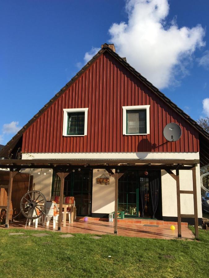 Trollhus - Grosses Familienfreundliches Ferienhaus Born Exteriör bild