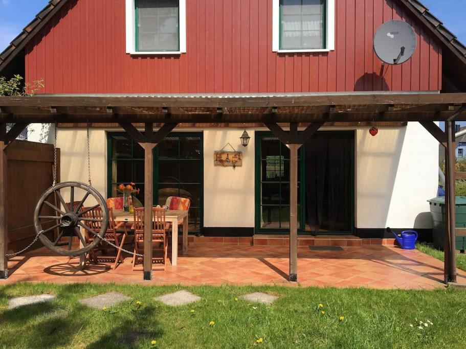 Trollhus - Grosses Familienfreundliches Ferienhaus Born Exteriör bild